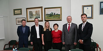 dr Andreas Schenkel, Prezes Zarzdu Mercedes-Benz Manufacturing Poland z wzyt w PWSZ im. Witelona w Legnicy 